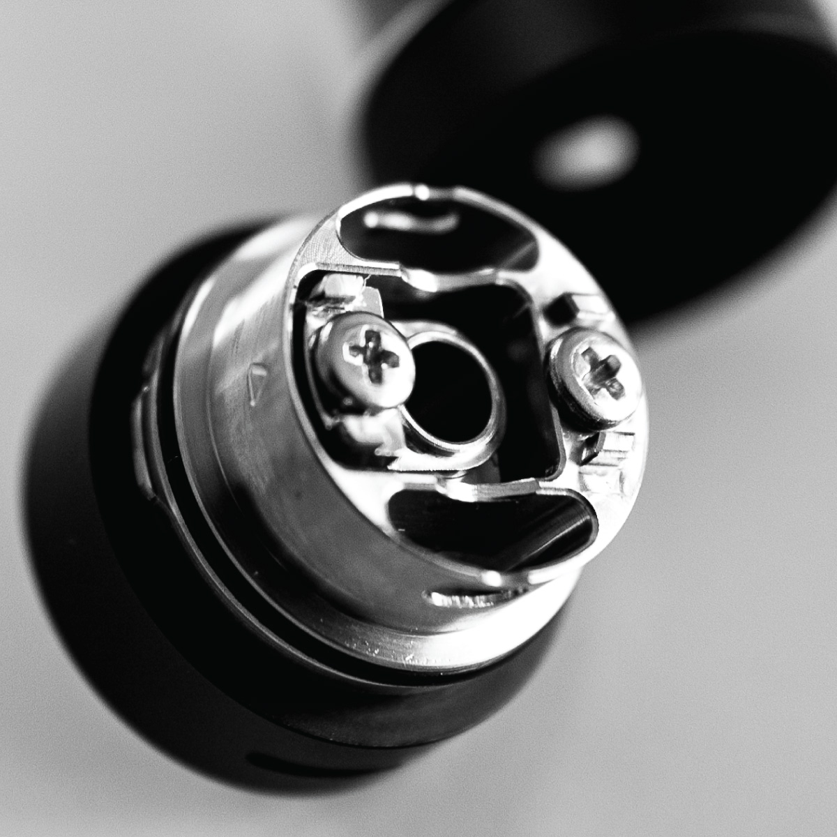 atmizoo-tripod-dlc-carbon-black-rta-verdampfer-22mm image 2