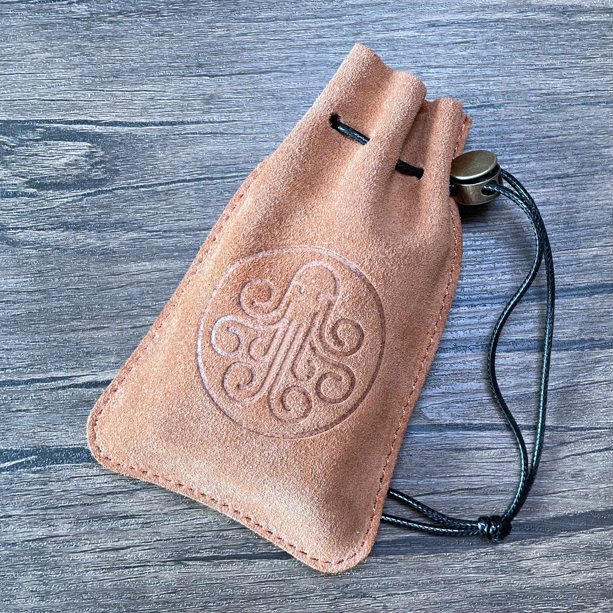 cthulhu-aio-suede-leather-sleeve-lederh-lle-wildleder image 5
